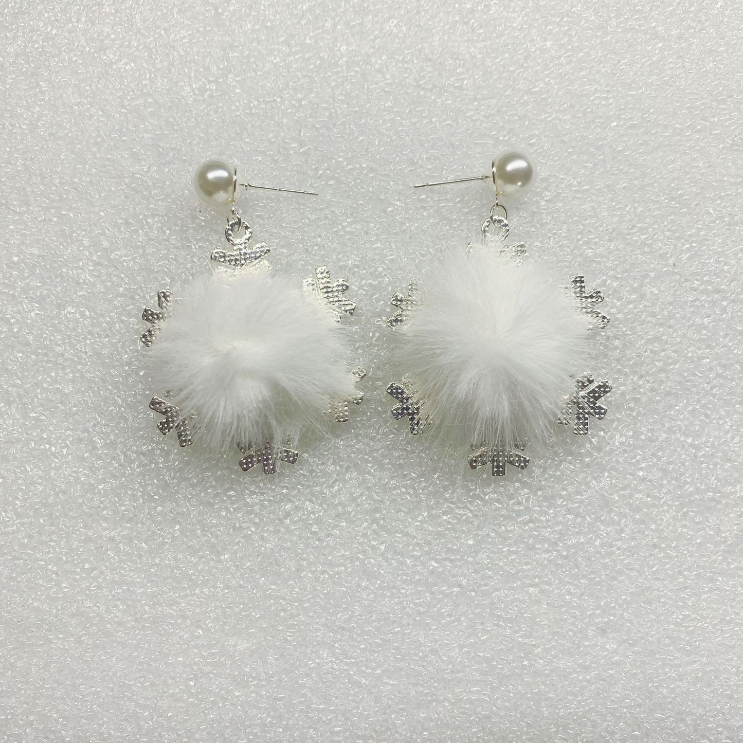 Christmas Snowflake Earrings Women's Full Diamond Pearl Plush Earrings